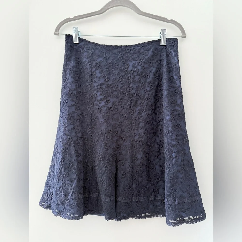 Cynthia Steffe Navy Floral Lace Skirt – Size 6 - Picture 2 of 12